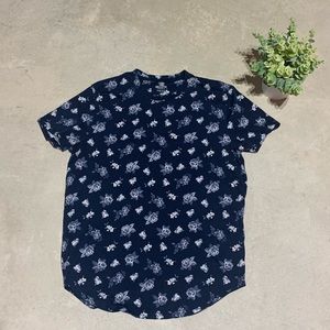 Hollister Blue Floral Curved Hem Tee